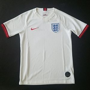 NWOT Kids nike dri-fit soccer shirt
